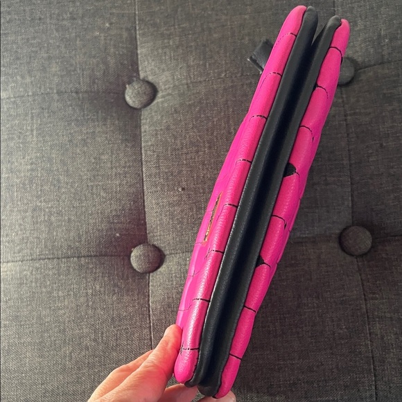 Betsey Johnson Vibrant Pink Heart Wristlet - Picture 4 of 5